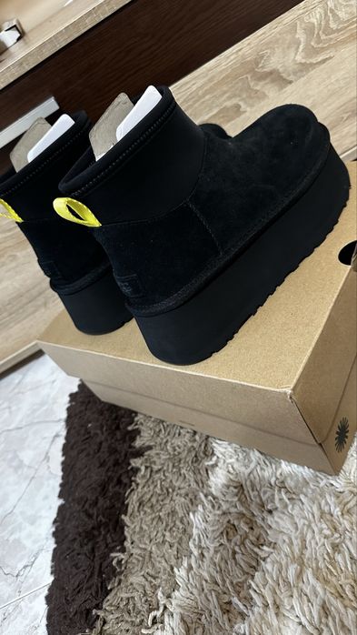 Чисто нови апрески UGG