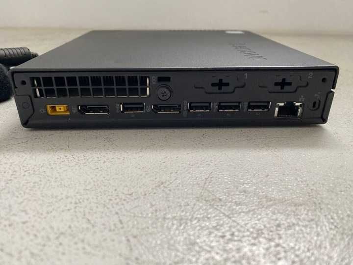 Продавам компактен компютър Lenovo ThinkCentre M910q Tiny