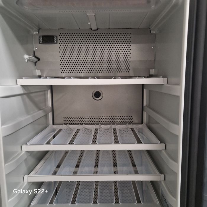 Охладител за вино SIEMENS KS38WA40/iQ700