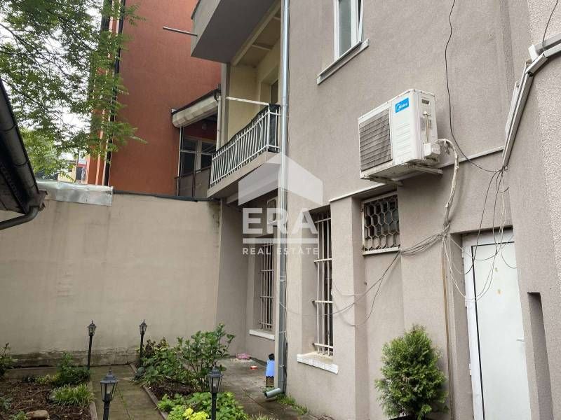 Продава се Тристаен апартамент в София, Център - 123 кв.м за 3163 €/кв.м - Снимка #9