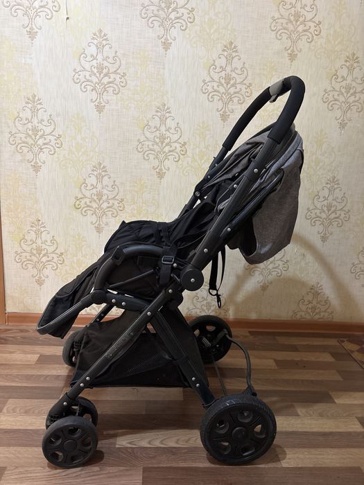 Продаю прогулочную коляску Coballe