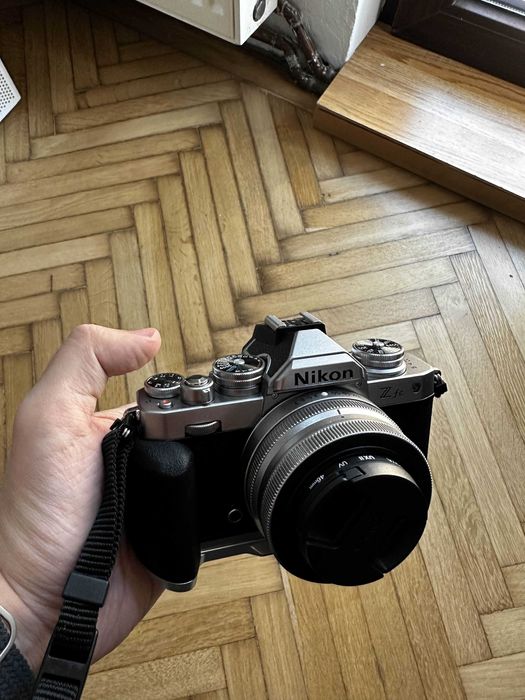 Nikon ZFC kit 16-50mm + Grip + UV filter