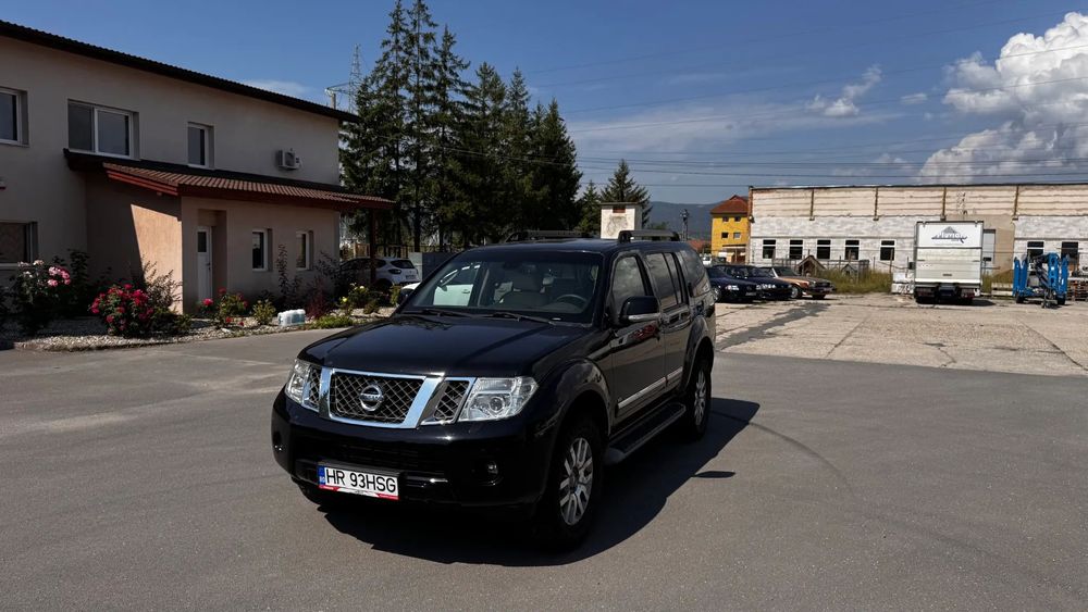 Nissan Pathfinder 2013 3.0 V6 4×4 7 locuri