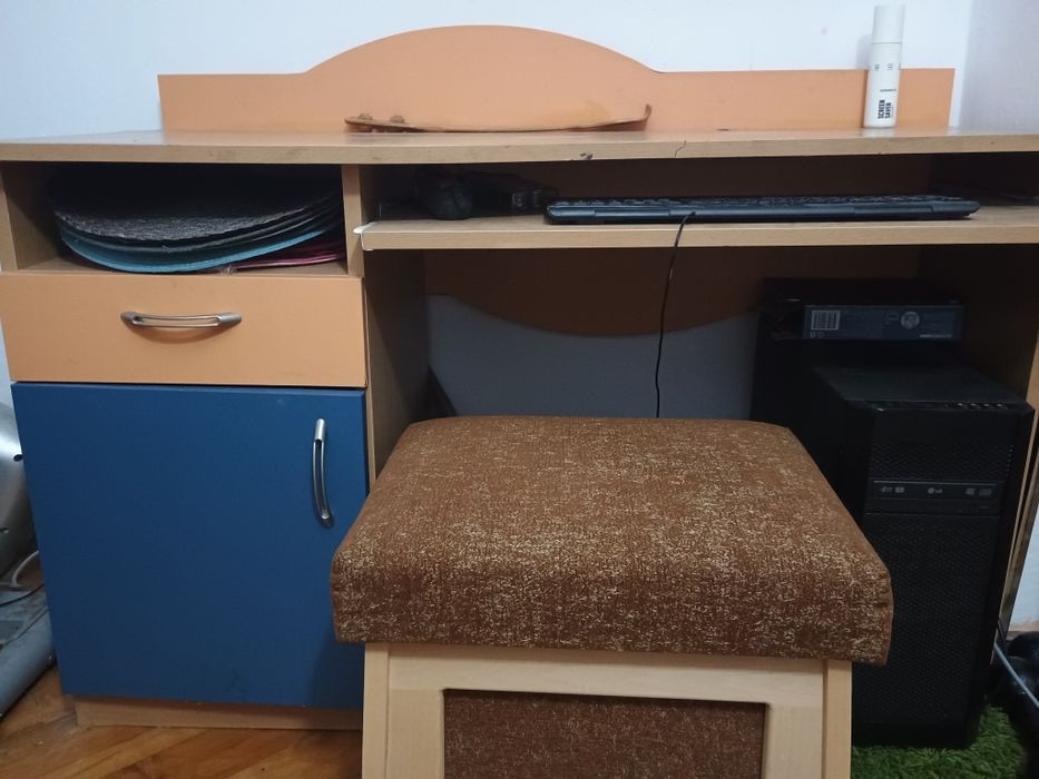 Секция, скрин, етажерка