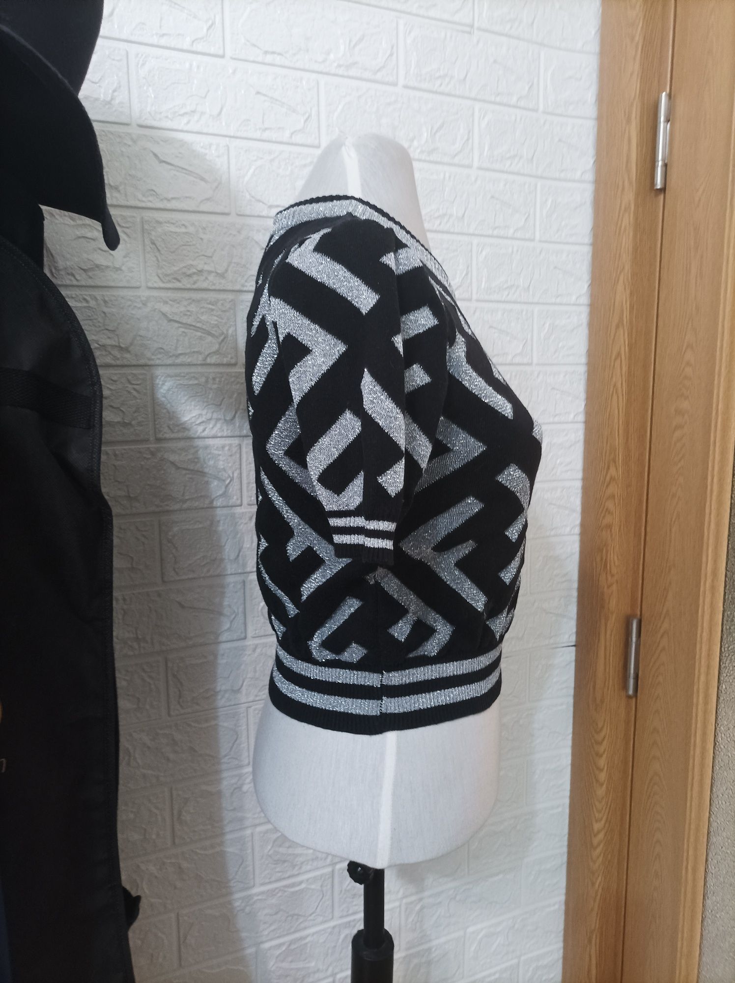 Fendi logo оригинална блуза