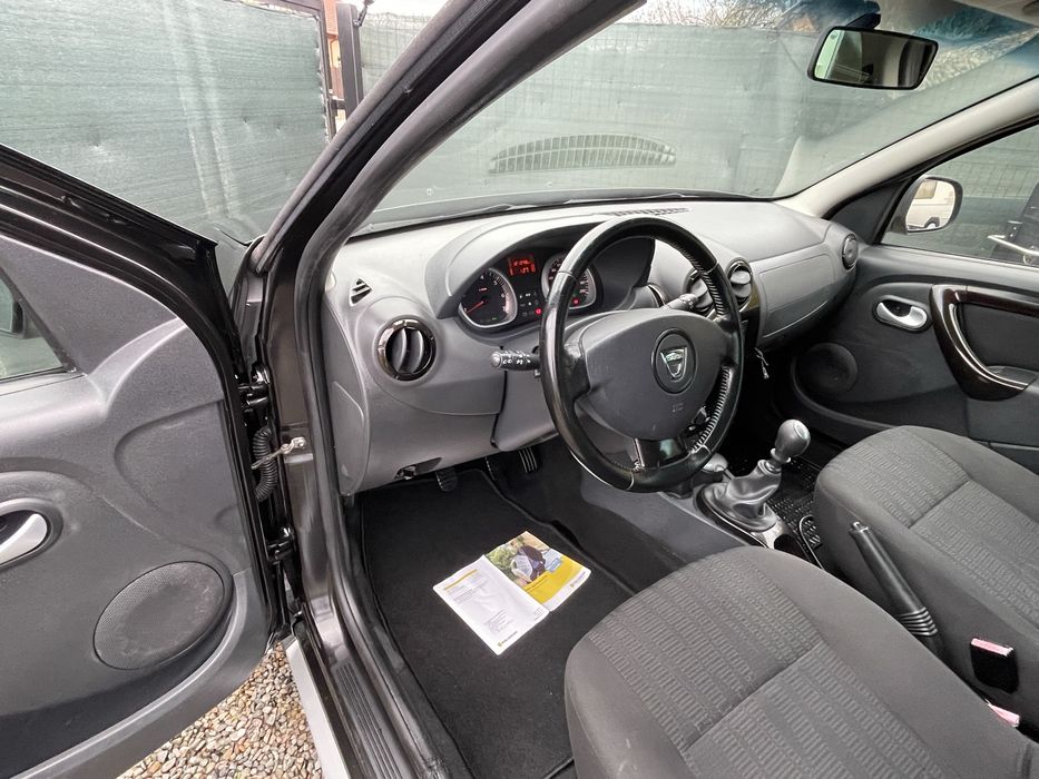 Dacia Duster 4x4 / Clima/ Alu / 121048 km/