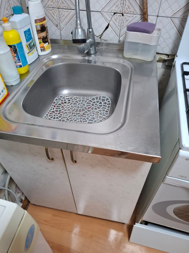 Продам мойку со шкафом