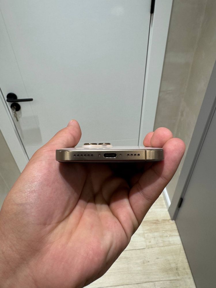 Iphone 16 pro max 256gb 95%