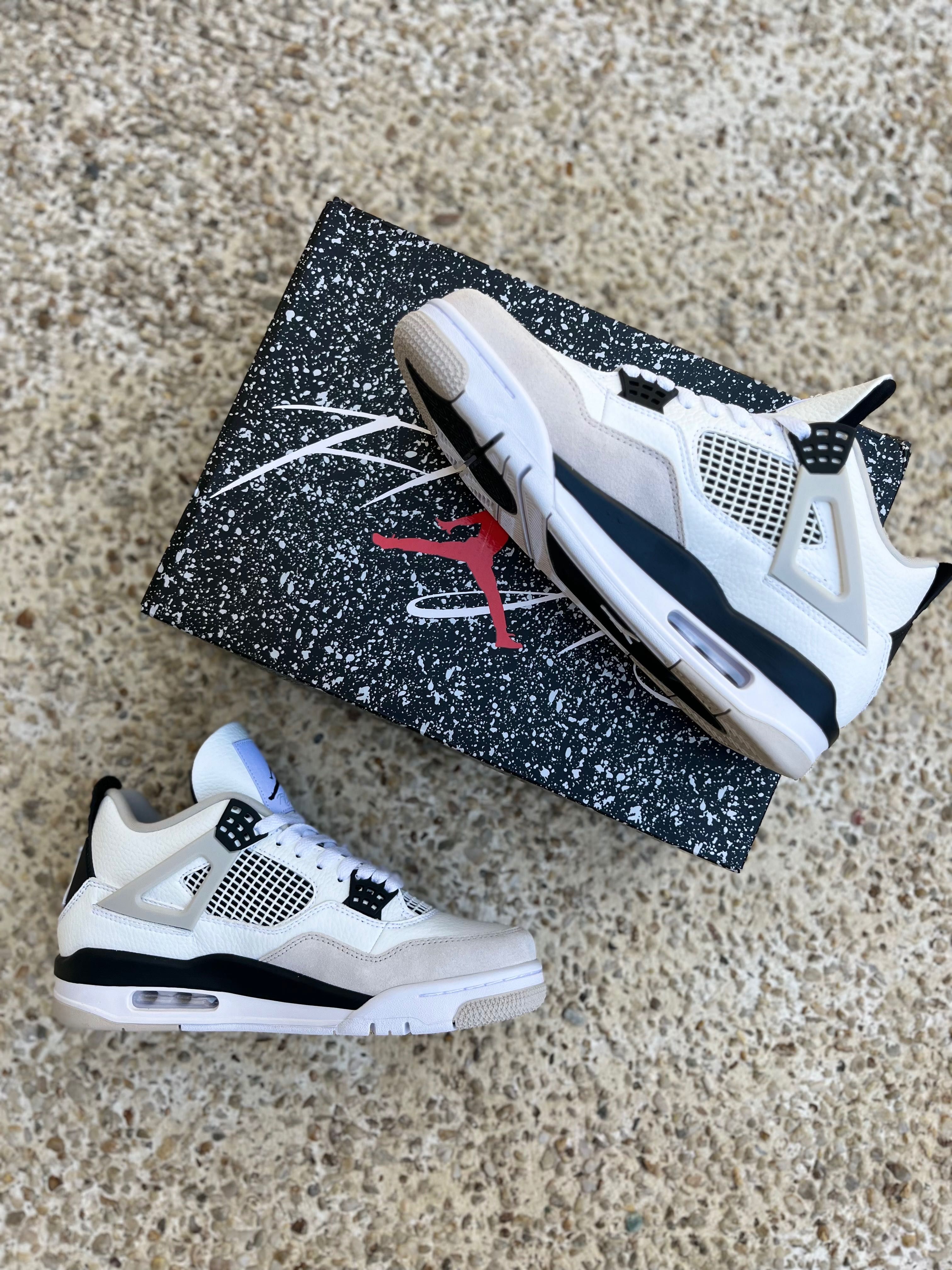 Jordan 4 Black Cat