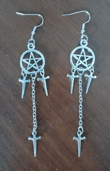 Срочно продам бижутерия разная.