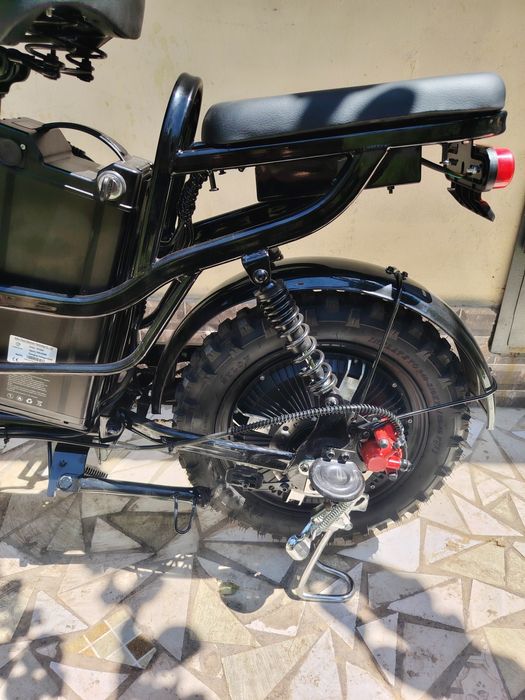 Arava sotiladi yangi skuter ham bor rasmi tepada