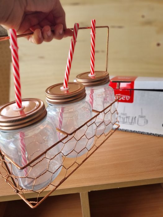 Чаши тип буркан със сламка и поставка