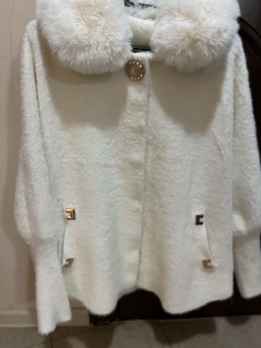 Дамска бяла жилетка