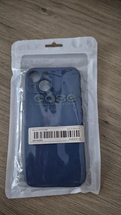 Huse iphone 14 noi si impecabile.