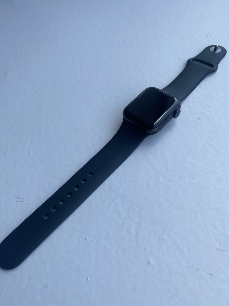 Apple Watch SE 40 мм