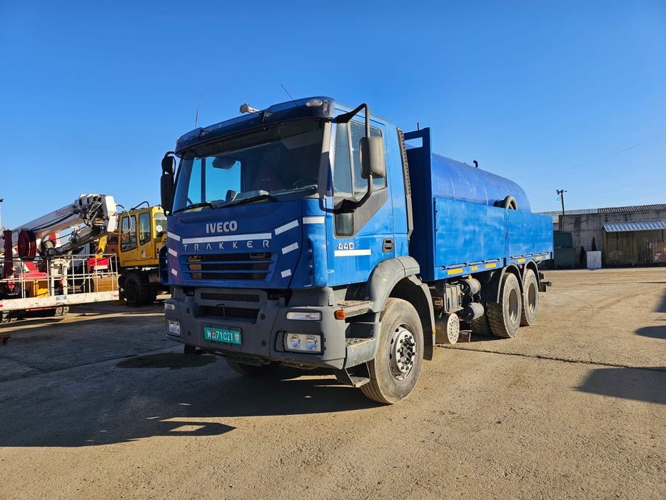 Iveco TRAKKER IVECO TRAKKER platforma 6x4 camion cisternă sau schimb