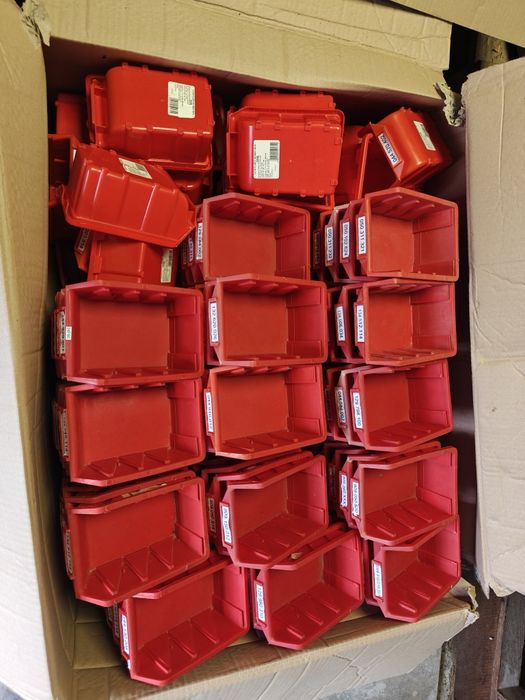 278 cutii / casete de organizare PVC