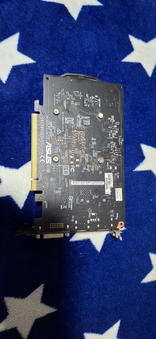 Vând placa video NVIDIA GTX 1050ti