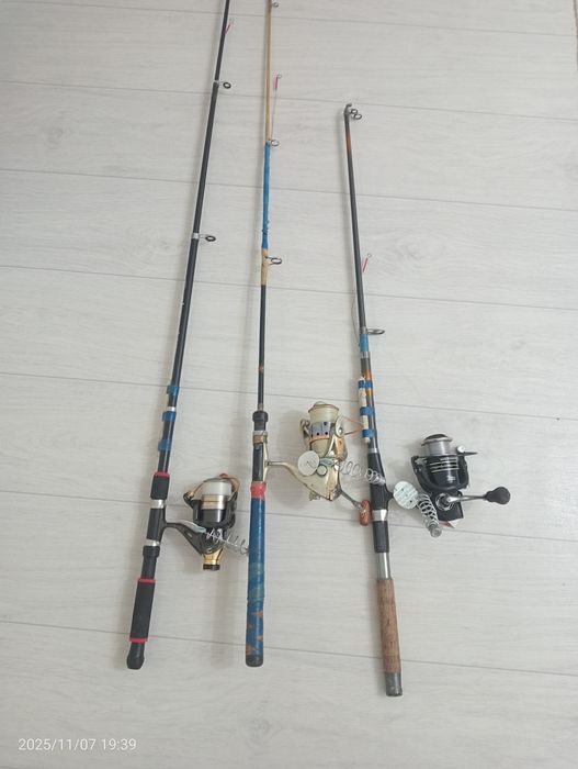 Продам спиннинги  цена за все 20000тыс
