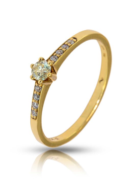 Vand 6 inele cu diamante, din aur de 18 K