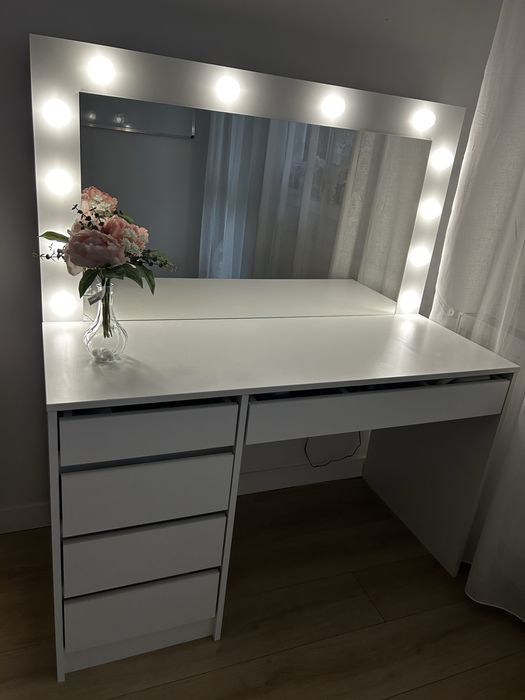 Masă de make-up Hollywood