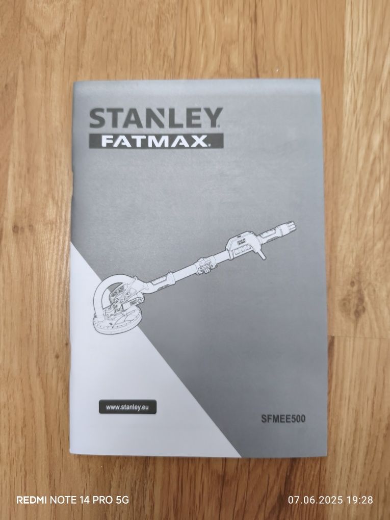 Шлайф орбитален за стени и тавани Stanley