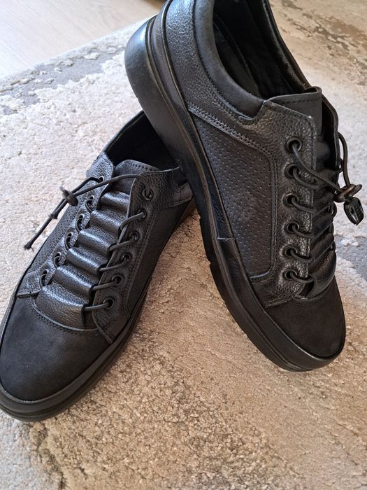 Мъжки обувки от естествена кожа