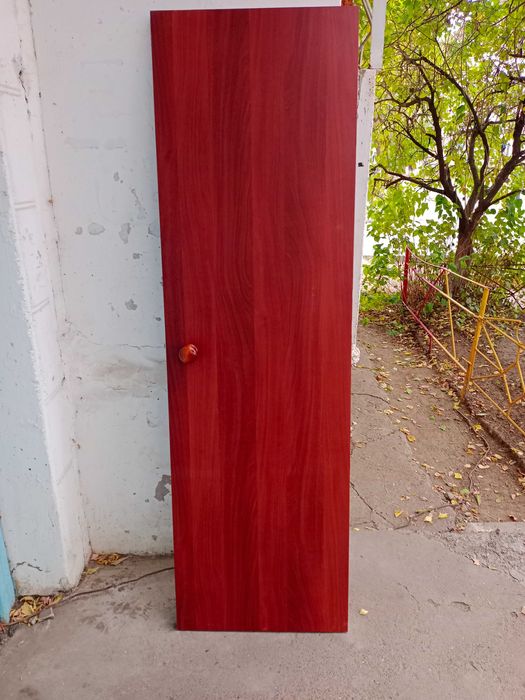 Продам двери размеры 70/200см и 60/200см  адрес 6мкр(кунаева)