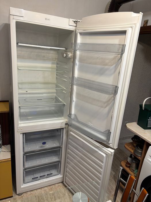 Хладилник Whirlpool