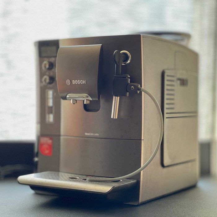 Полупрофесионална кафемашина Bosch VeroCafe Latte в добро състояние