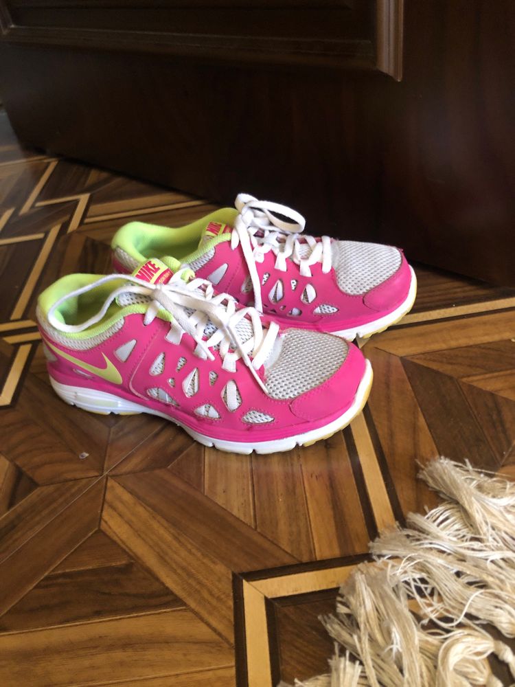 NIKE  фирма удобный крассофка ва skechers туфли