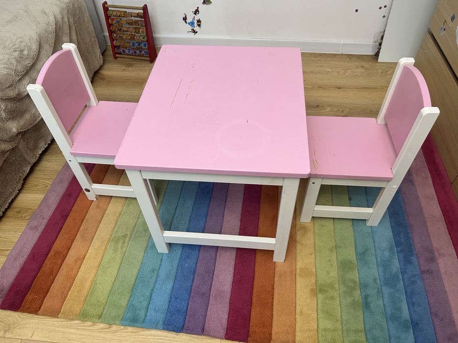 Masuta pentru copii+ 2 scaune ikea