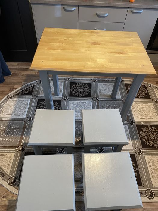 De vânzare masa bucatatie cu 4 scaune