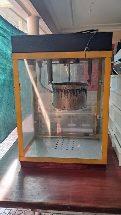 Popcorn aparat sotiladi