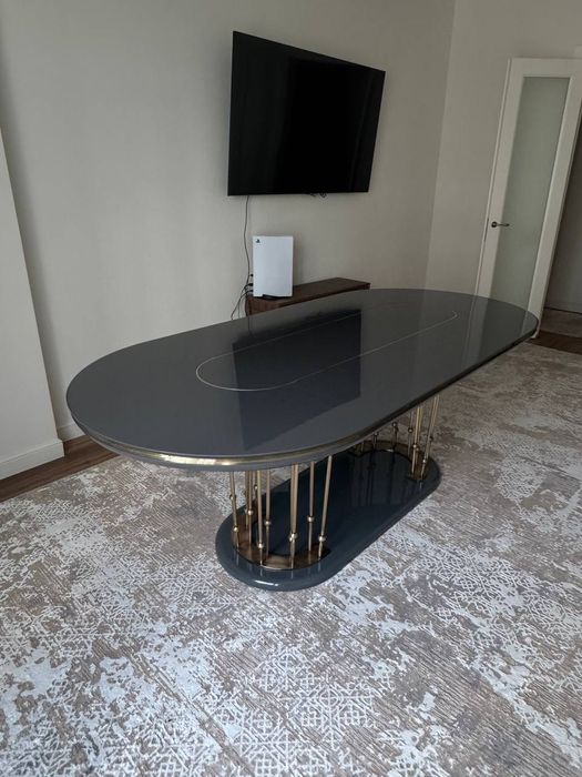 Банкетный стол, ковер и дорожка