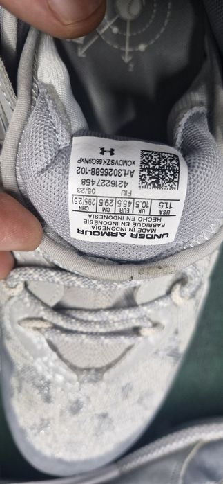 Vând ghete baseball noi Under Armour