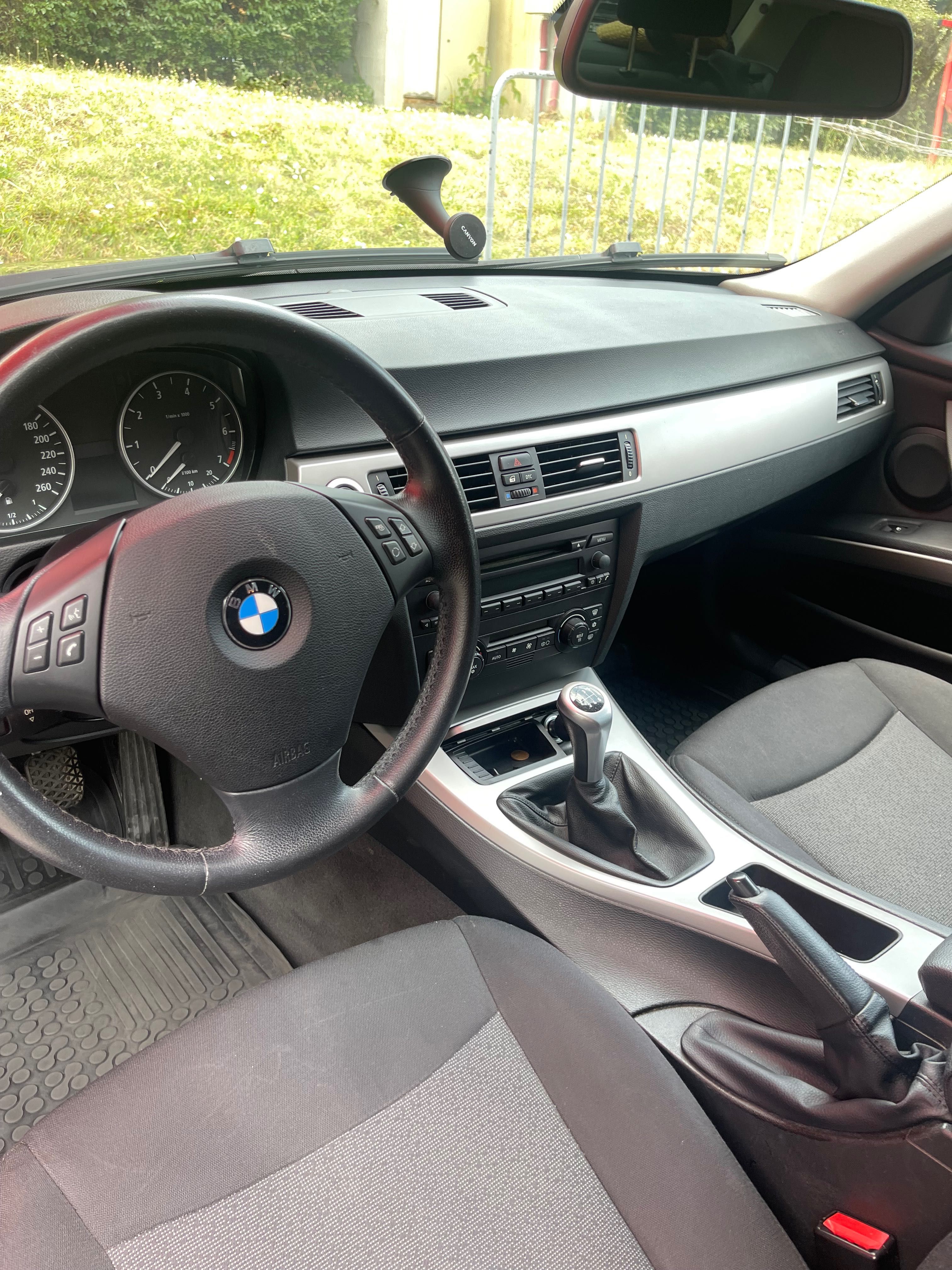 BMW 3-та серия 2005, бензин