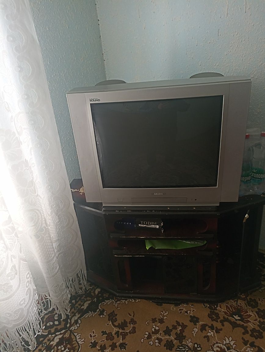 Продам телевизор в хорошем состоянии торг уместин