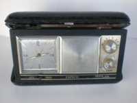 механичен часовник с радио