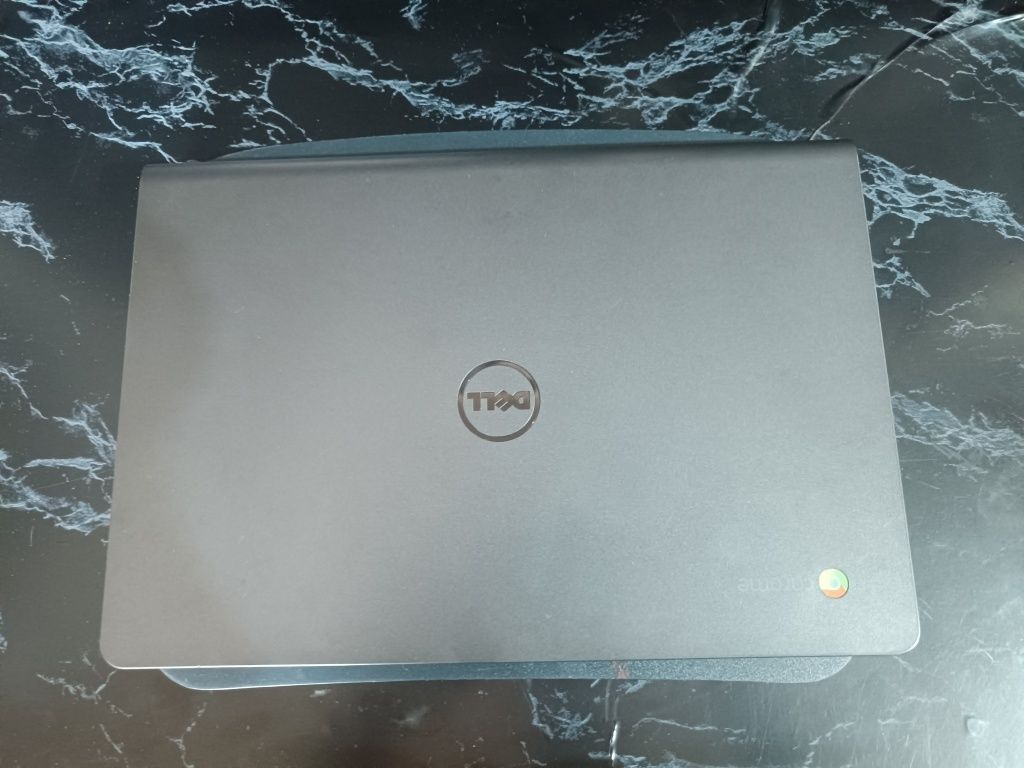 Laptop Dell (Chrome). pentru management