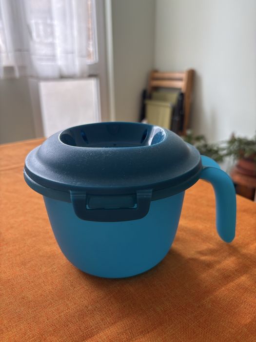 Tupperware съд за варне на ориз в микровълнова