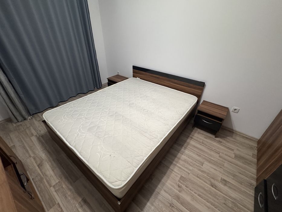 Dormitor cu dulap si noptiere