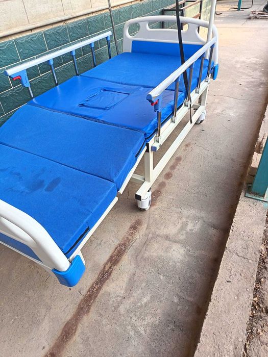 Больничная кровать