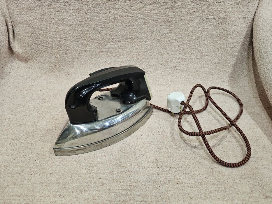 Продается советский утюг