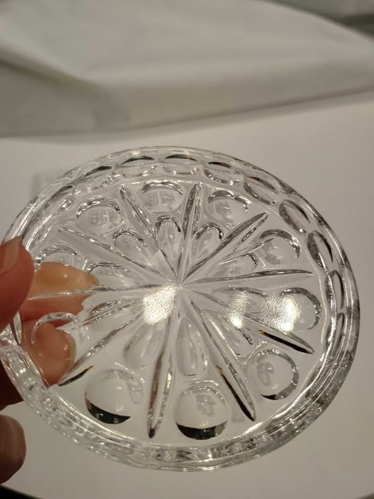 Пресовано стъкло- сосиера,подложка и плато