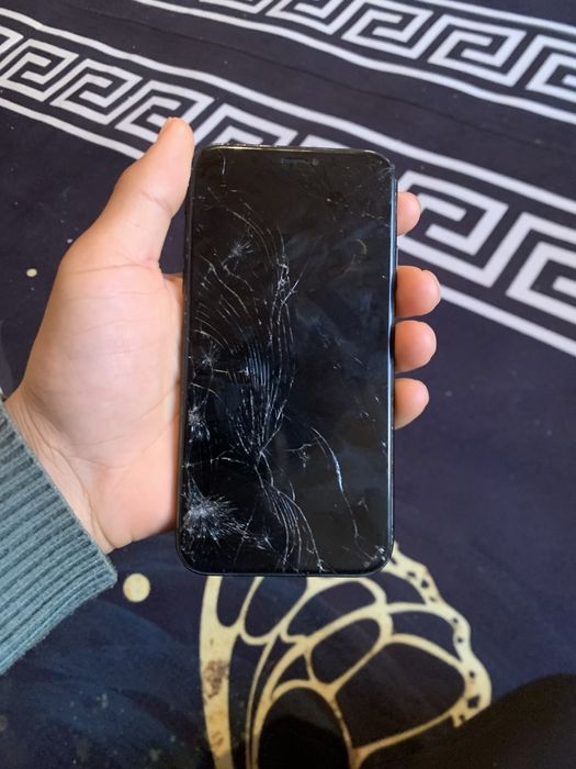 Iphone xr срочно минусы бар