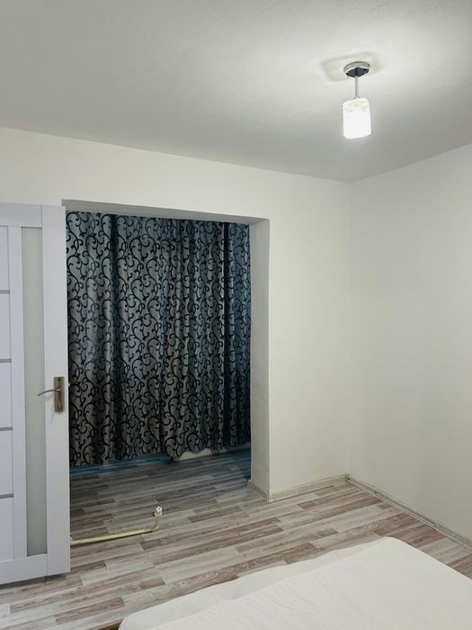 Inchiriez apartament