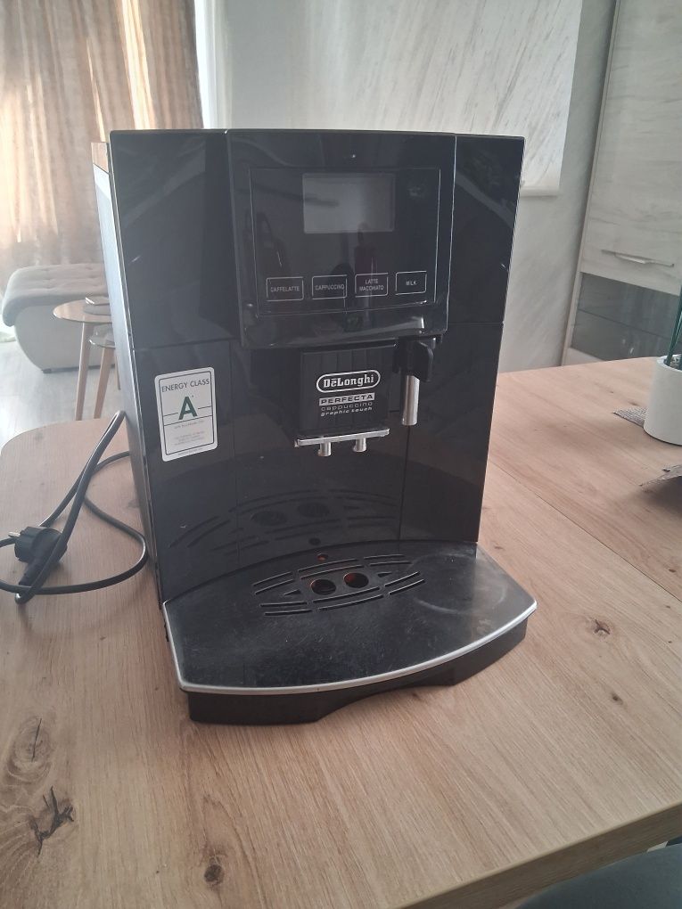 Кафе Автомат-Delonghi Perfecta