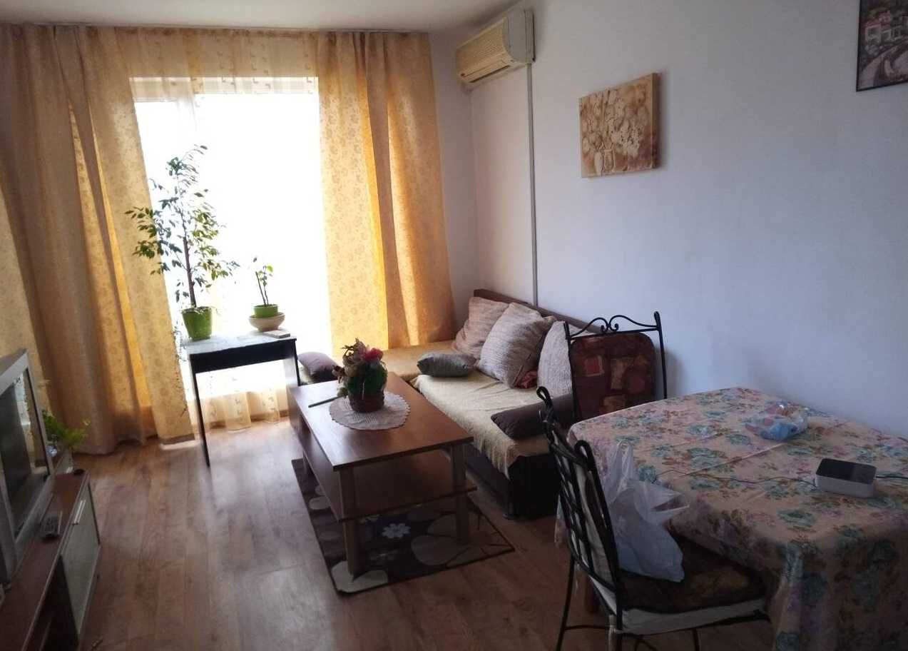 Дава се под наем Двустаен апартамент в Бургас, Сарафово - 55 кв.м за 153 € - Снимка #2