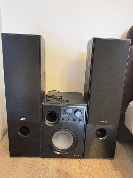 Музикална уредба Akai